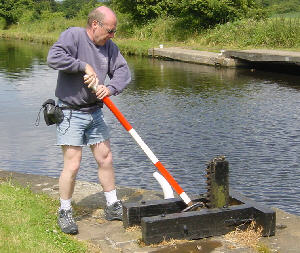 Hand-spike ground paddle operation.