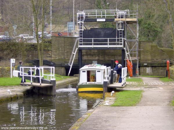 Salterhebble Guillotine Lock, Calder and Hebble Navigation Salterhebble Guillotine Lock, Calder and Hebble Navigation