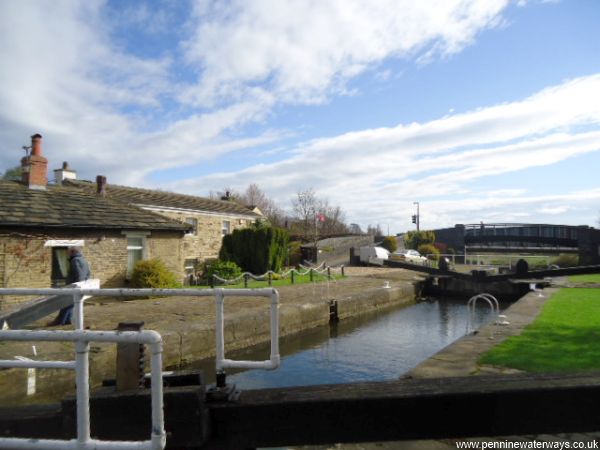 Shepley Bridge Lock, Calder and Hebble Navigation Shepley Bridge Lock, Calder and Hebble Navigation