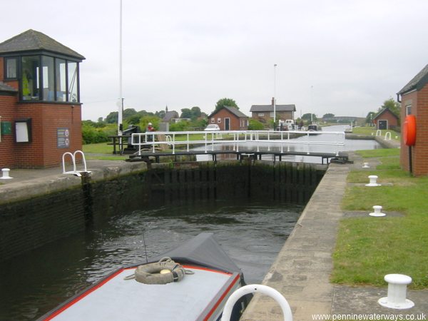 Pollington Lock, Aire and Calder Navigation