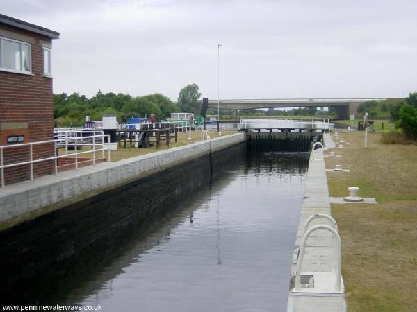 Whitley Lock, Aire and Calder Navigation