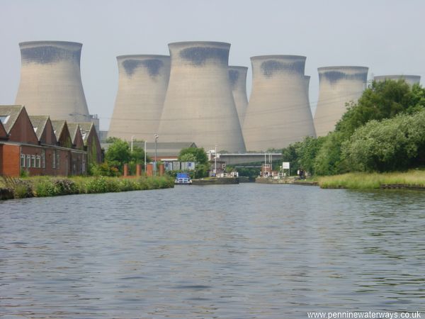 Ferrybridge Power Station, Aire and Calder Navigation