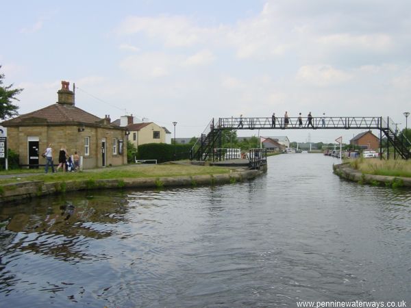 Ramsdens Swing Bridge and footbridge, Aire and Calder Navigation