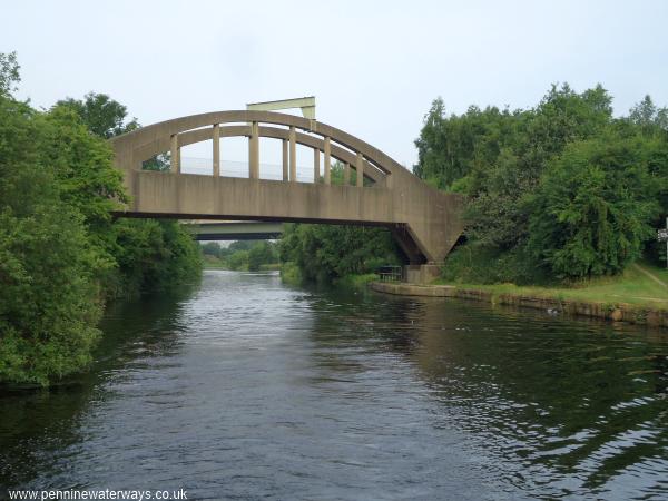 Concrete bridge, Aire and Calder Navigation