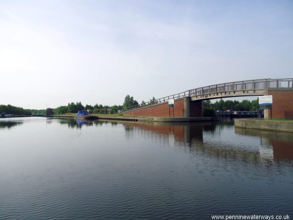 Lemonroyd Marina and oil terminal, Aire and Calder Navigation