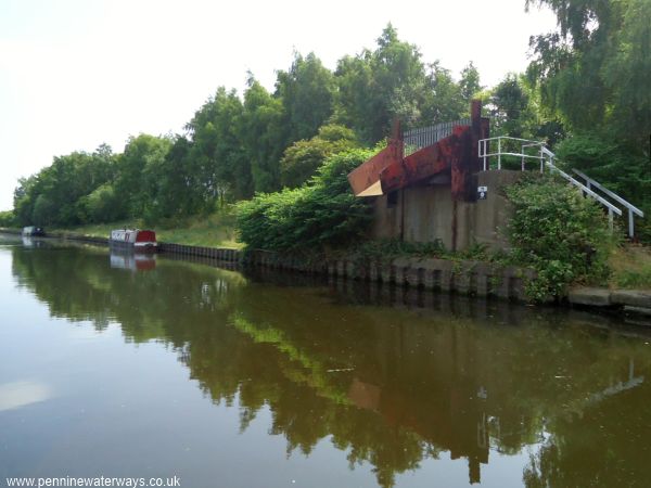 coal chute, Castleford, Aire and Calder Navigation