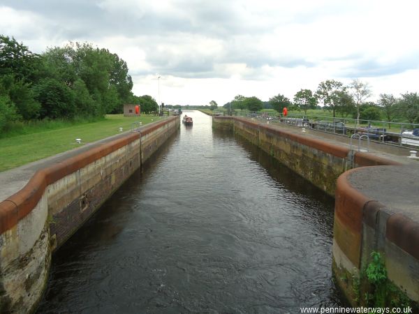 Whitley Lock, Aire and Calder Navigation