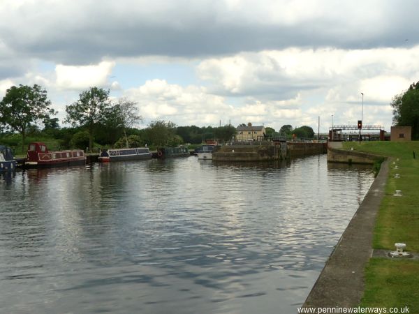 Whitley Lock, Aire and Calder Navigation Whitley Lock, Aire and Calder Navigation