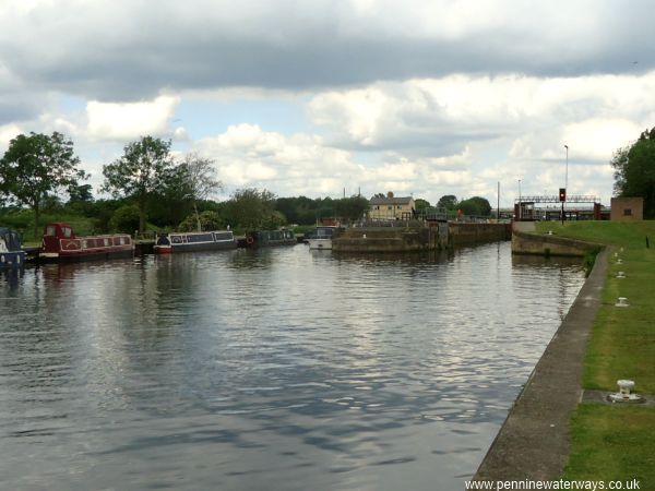 Whitley Lock, Aire and Calder Navigation