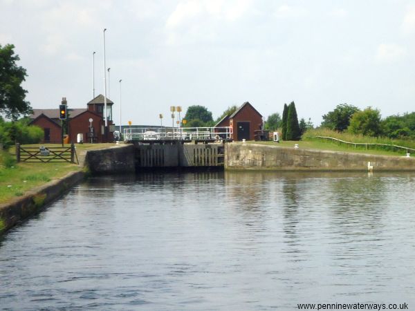 Pollington Lock, Aire and Calder Navigation