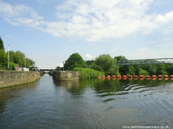 Broadreach Flood Lock, Aire and Calder Navigation Broadreach Flood Lock, Aire and Calder Navigation