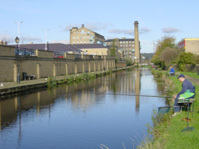 Huddersfield Broad Canal looking north