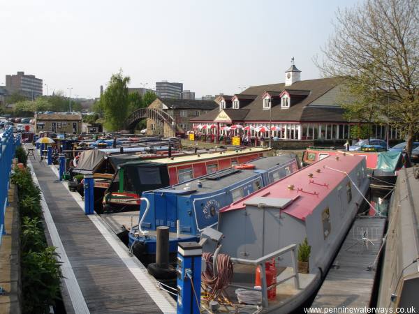 Aspley Basin, Huddersfield Broad Canal Aspley Basin, Huddersfield Broad Canal