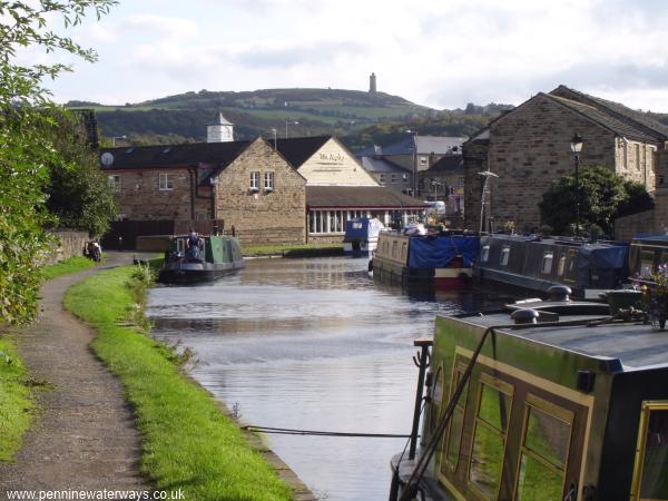 Huddersfield Broad Canal looking south Huddersfield Broad Canal looking south