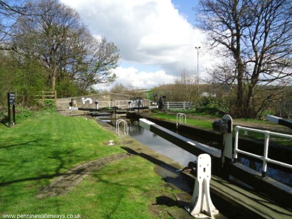 Fieldhouse Green Lock, Huddersfield Broad Canal