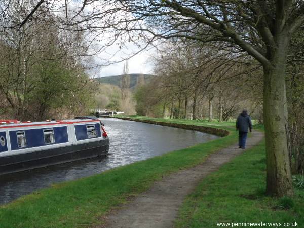 Hall Wood Lock, Huddersfield Broad Canal