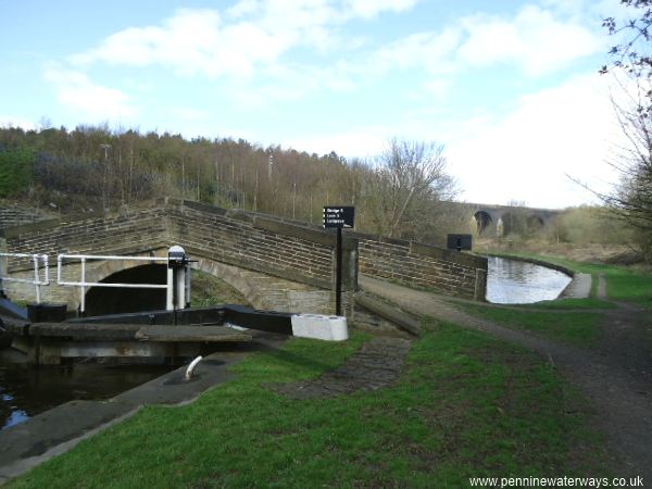 Joe Kayes Bridge, Huddersfield Broad Canal