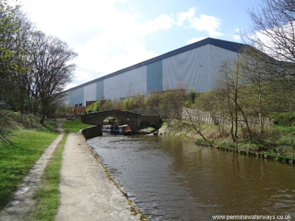 Joe Kayes Bridge, Huddersfield Broad Canal