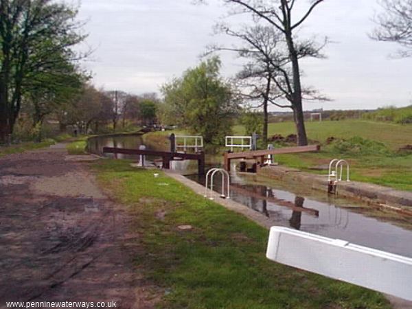 Fieldhouse Green Lock, Huddersfield Broad Canal