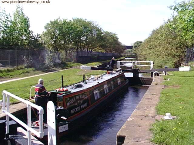 Vernon Lock, Huddersfield Broad Canal