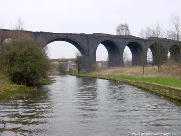 Disused railway viaduct, Huddersfield Broad Canal Disused railway viaduct, Huddersfield Broad Canal