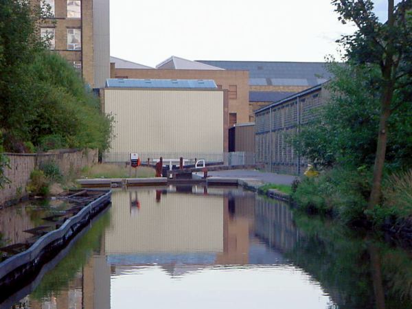 Lock 2e, Huddersfield