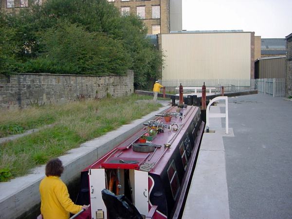 Lock 2e, Huddersfield