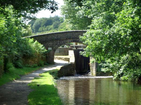 Appleyard Bridge