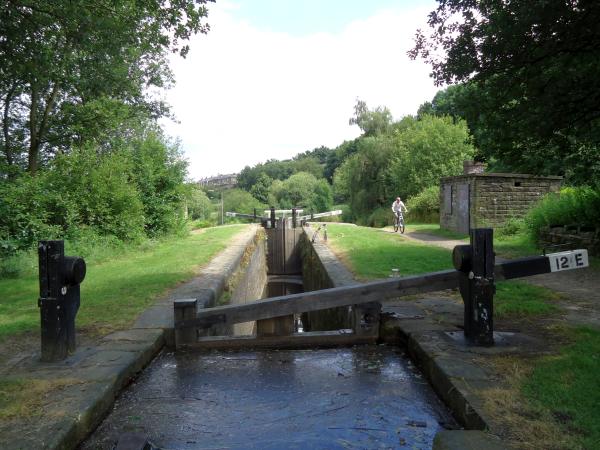 Looking east at Lock 12e, Golcar.