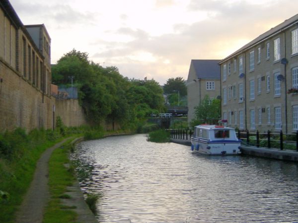 Lock 9e, Milnsbridge