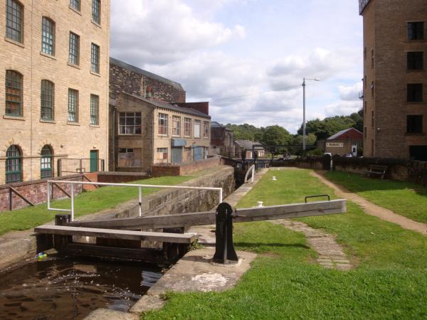 Lock 8e, Milnsbridge Lock 8e, Milnsbridge