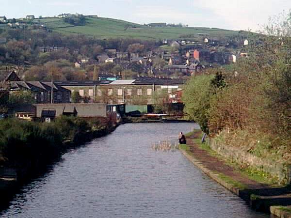 Huddersfield Narrow Canal, Mossley