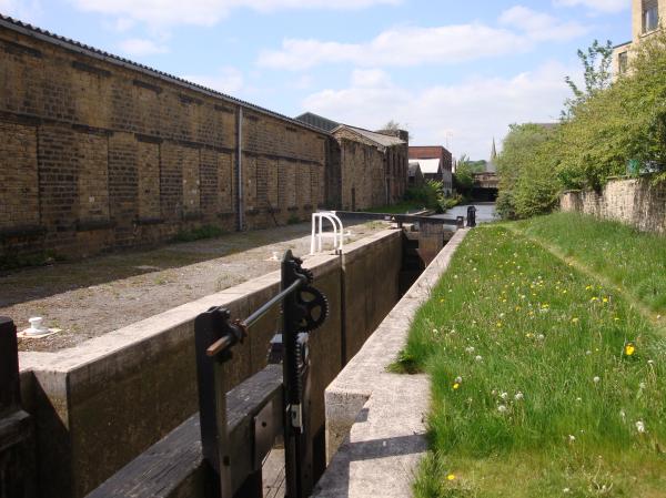 Lock 2e, Huddersfield