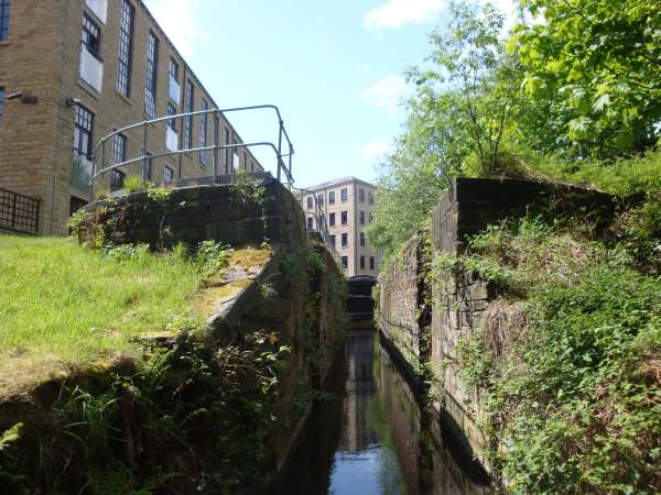 old Lock 2e, Huddersfield