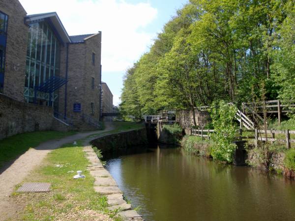 Lock 1e Lock 1e, Huddersfield.
