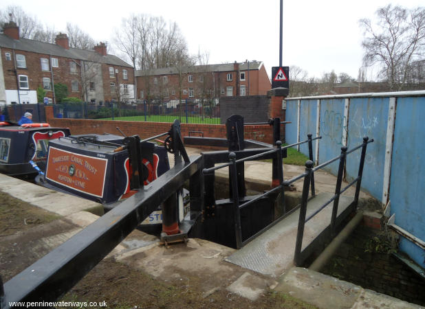 Lock 1w Huddersfield Narrow Canal