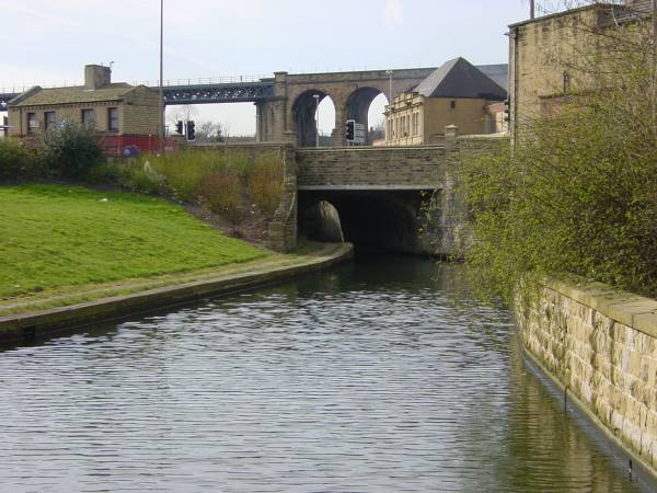 Lock 4e, Longroyd Bridge 