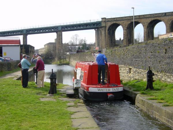 Lock 4e, Longroyd Bridge