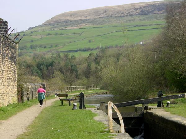 from Woodend Lock (14W) Huddersfield Narrow Canal, Mossley
