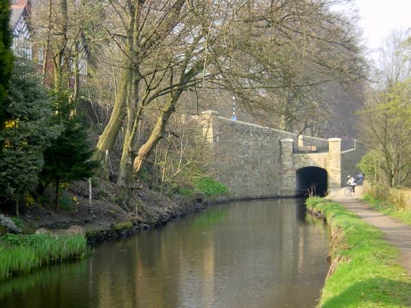 High Street Bridge, Huddersfield Narrow Canal, Uppermill, Saddleworth