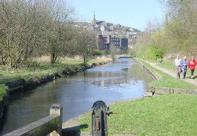 Wharf Cottage Lock (13W) Huddersfield Narrow Canal, Mossley