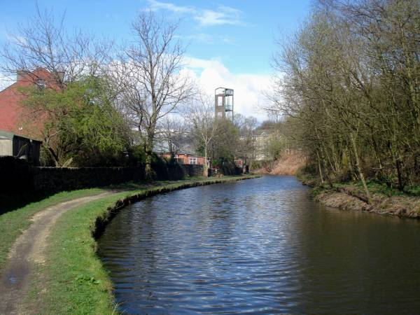 Lock 16W, Huddersfield Narrow Canal, Mossley