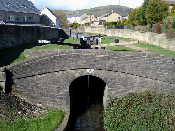 Lock 16W, Huddersfield Narrow Canal, Mossley