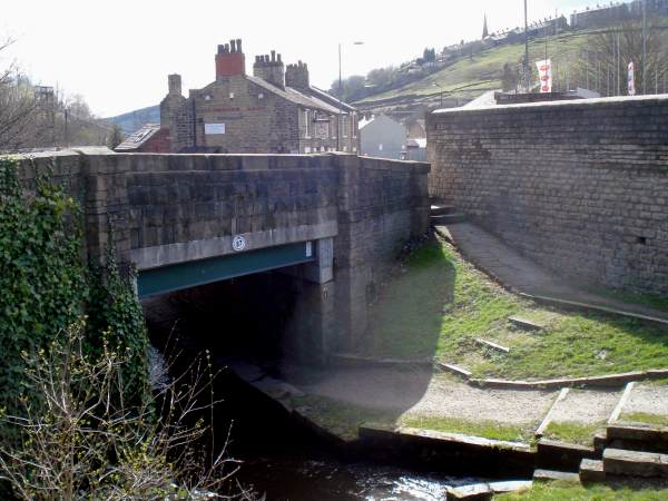 Lock 16W, Huddersfield Narrow Canal, Mossley
