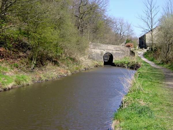 Lock 20w, Huddersfield Narrow Canal, Greenfield, Saddleworth