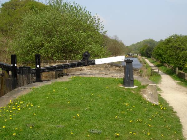 Waring Bottom Lock 28e