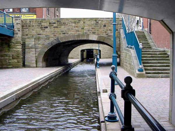 Melbourne Street Bridge, Huddersfield Narrow Canal, Stalybridge 