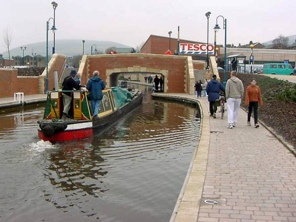 Huddersfield Narrow Canal, Tesco Stalybridge