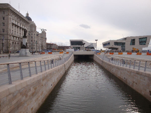 Liverpool canal link