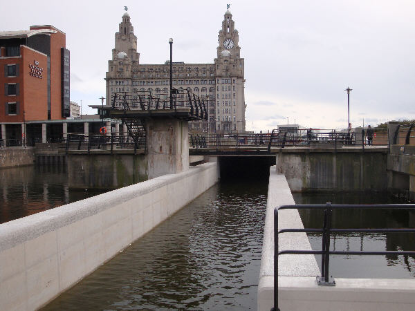 Liverpool canal link